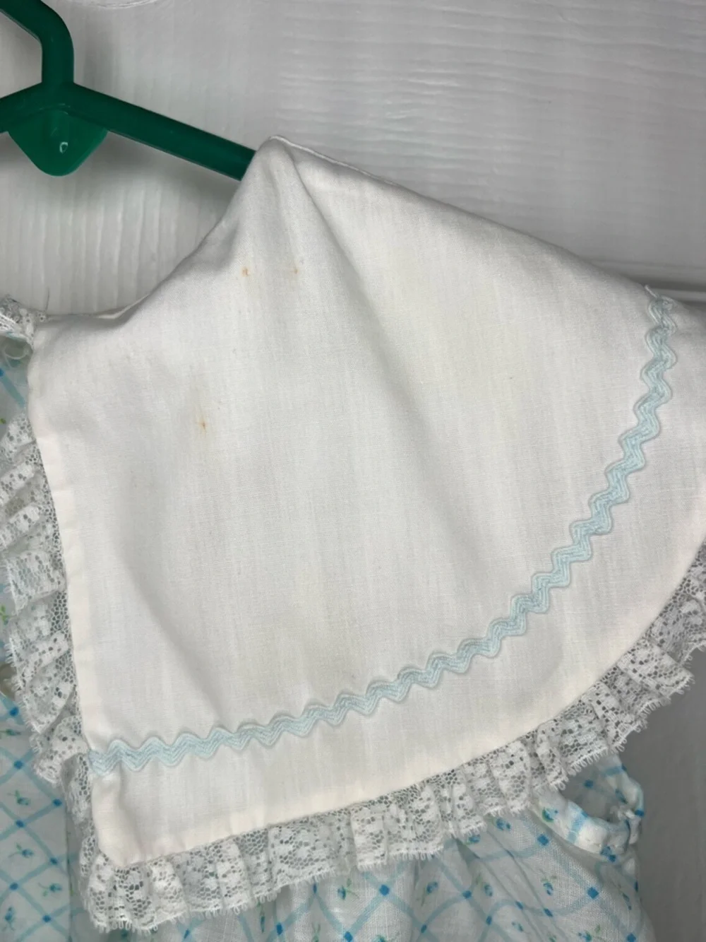 Handmade are back collar