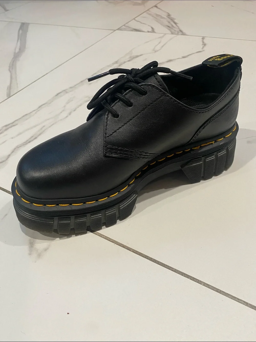 Dr. Martens smooth black