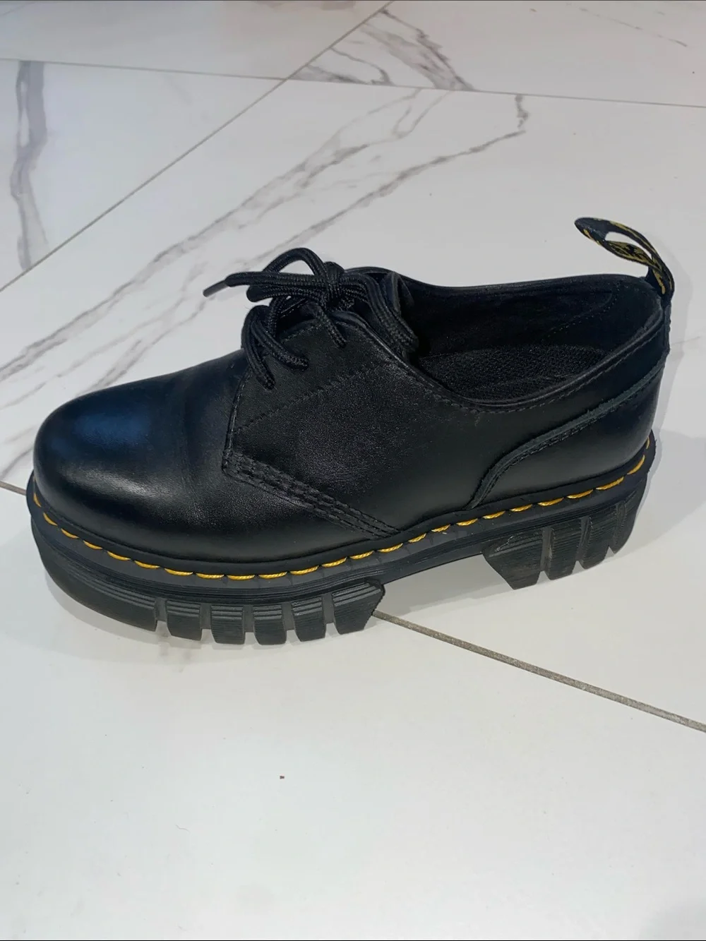 Dr. Martens smooth black