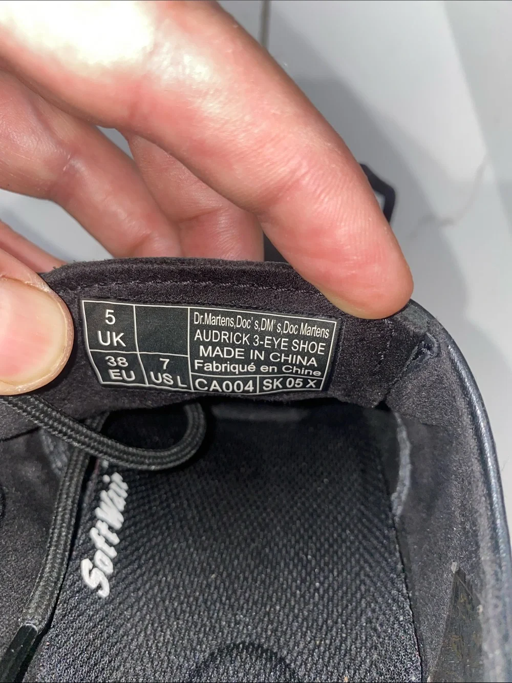 Dr. Martens smooth black