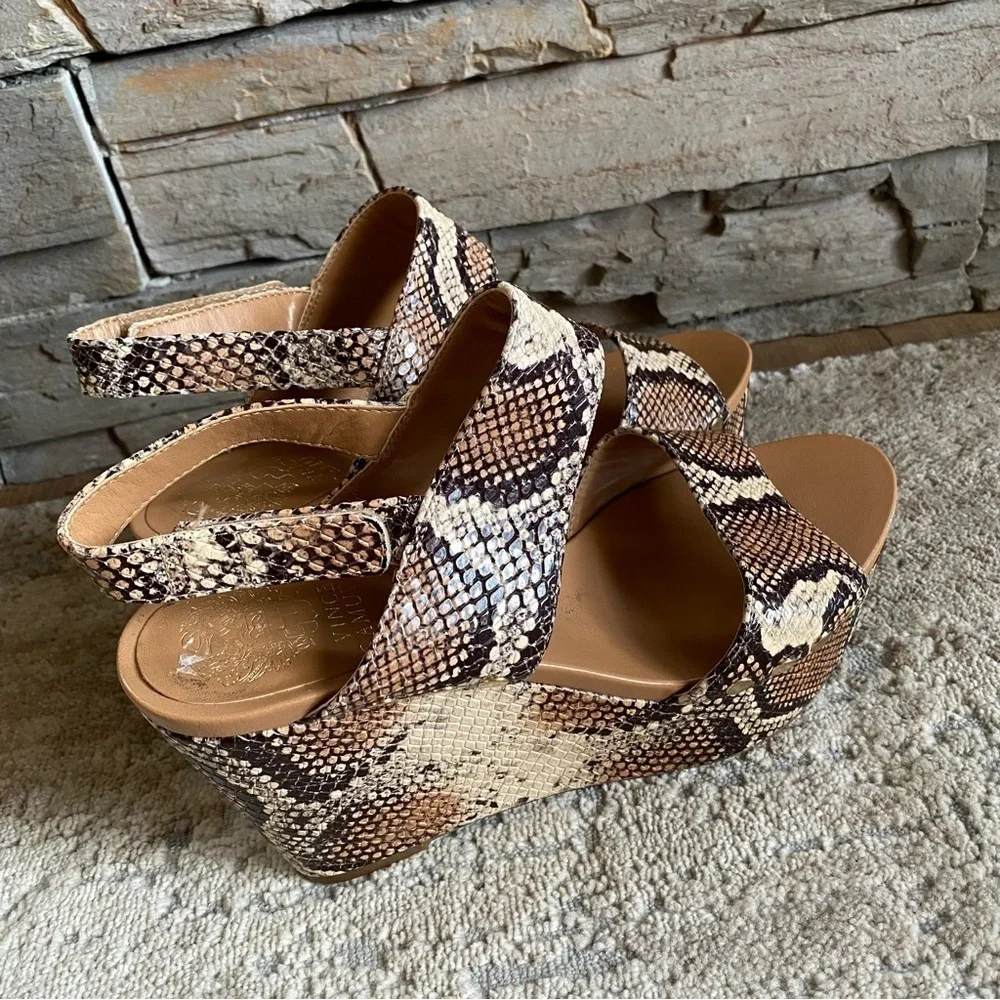Vince Camuto vince camuto
