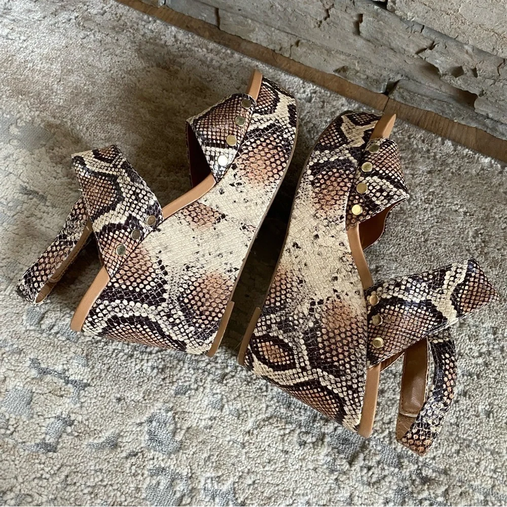 Vince Camuto vince camuto
