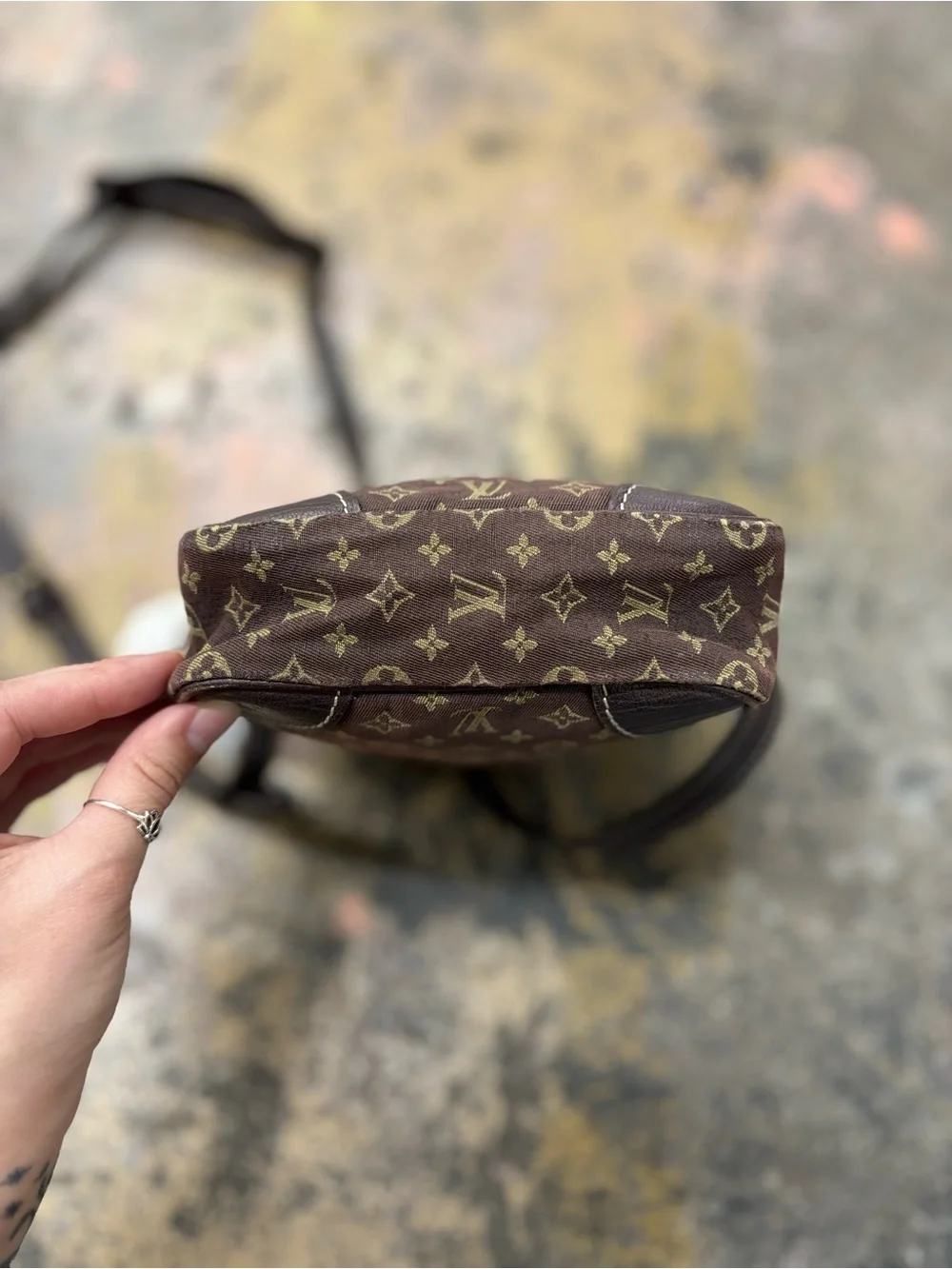 Louis Vuitton authentic th0076