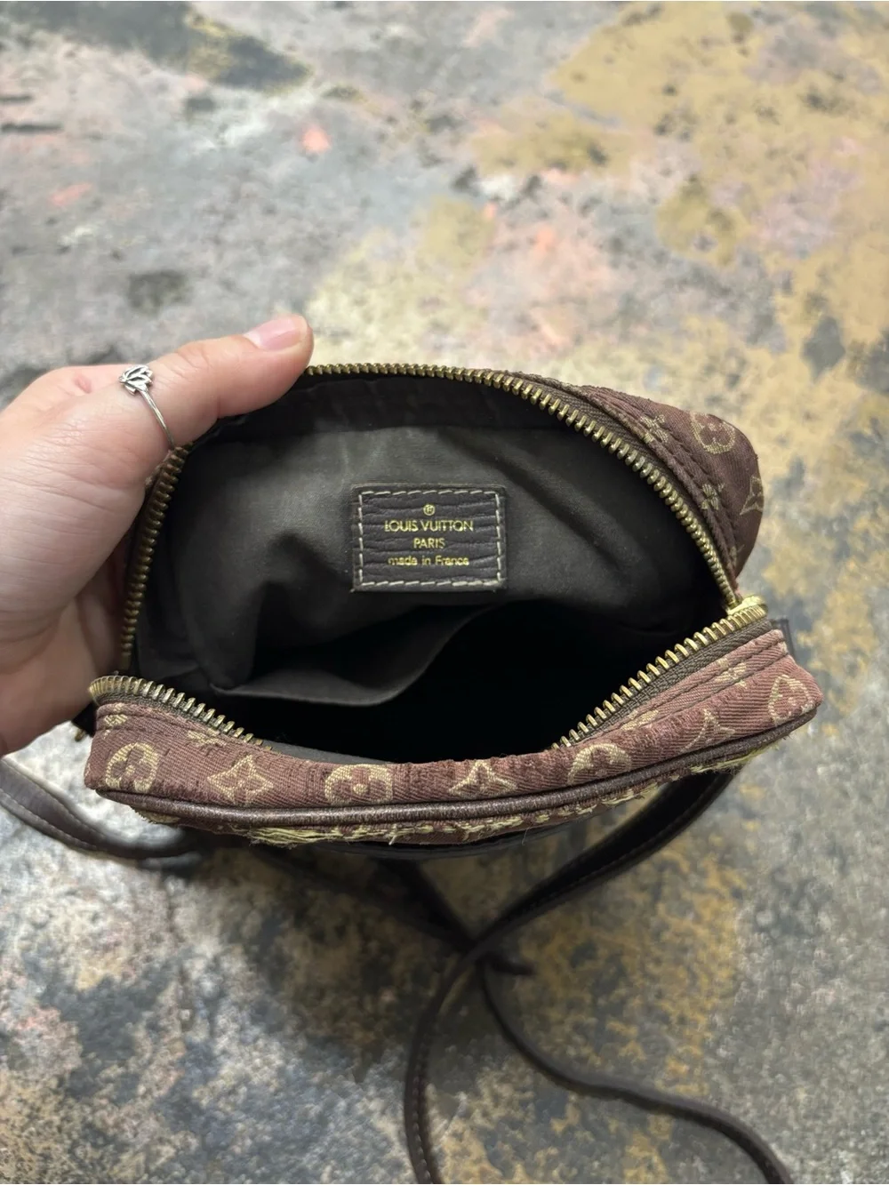 Louis Vuitton authentic th0076