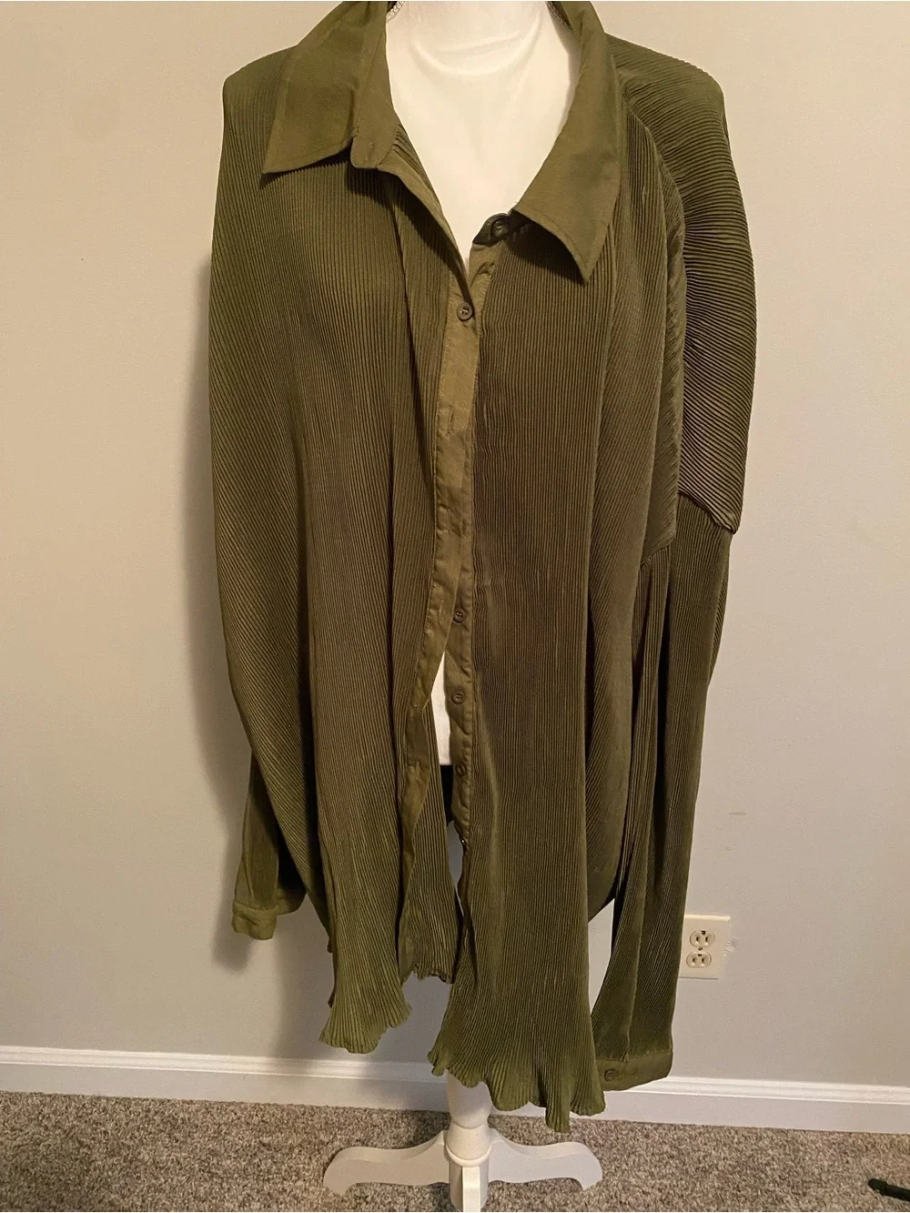 Olive Green Pleated Plisse Button-Up Blouse & Pant Set Size USA 26 NWT