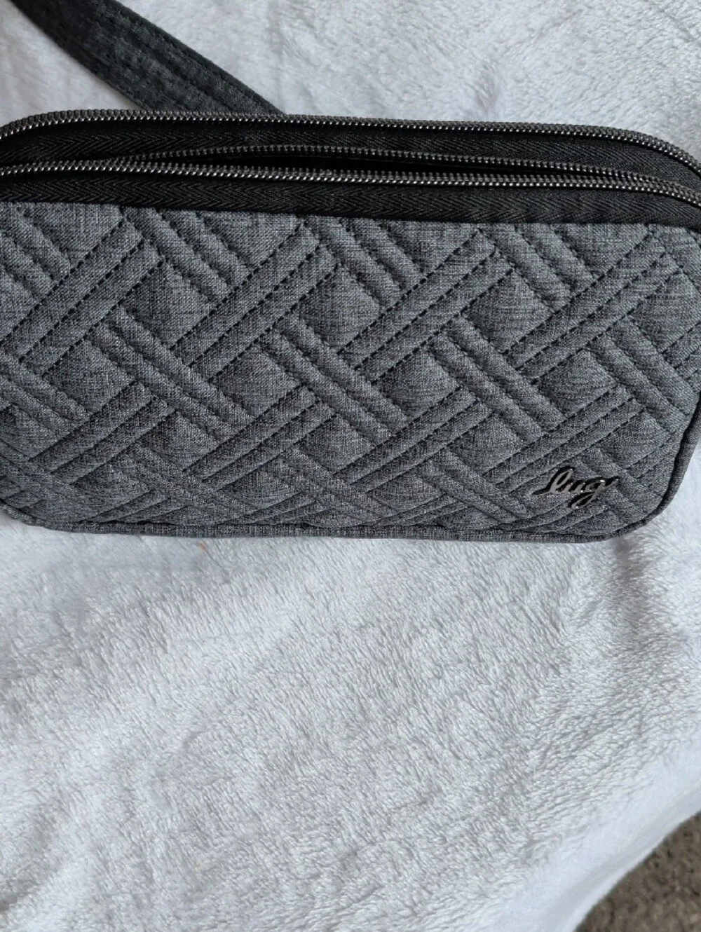 lug compact quilted