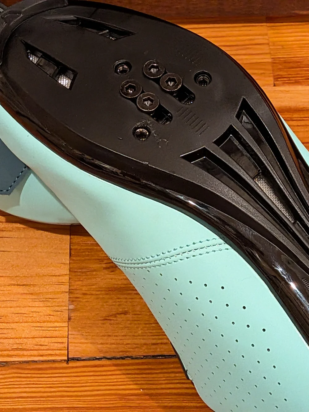 mcronji light teal