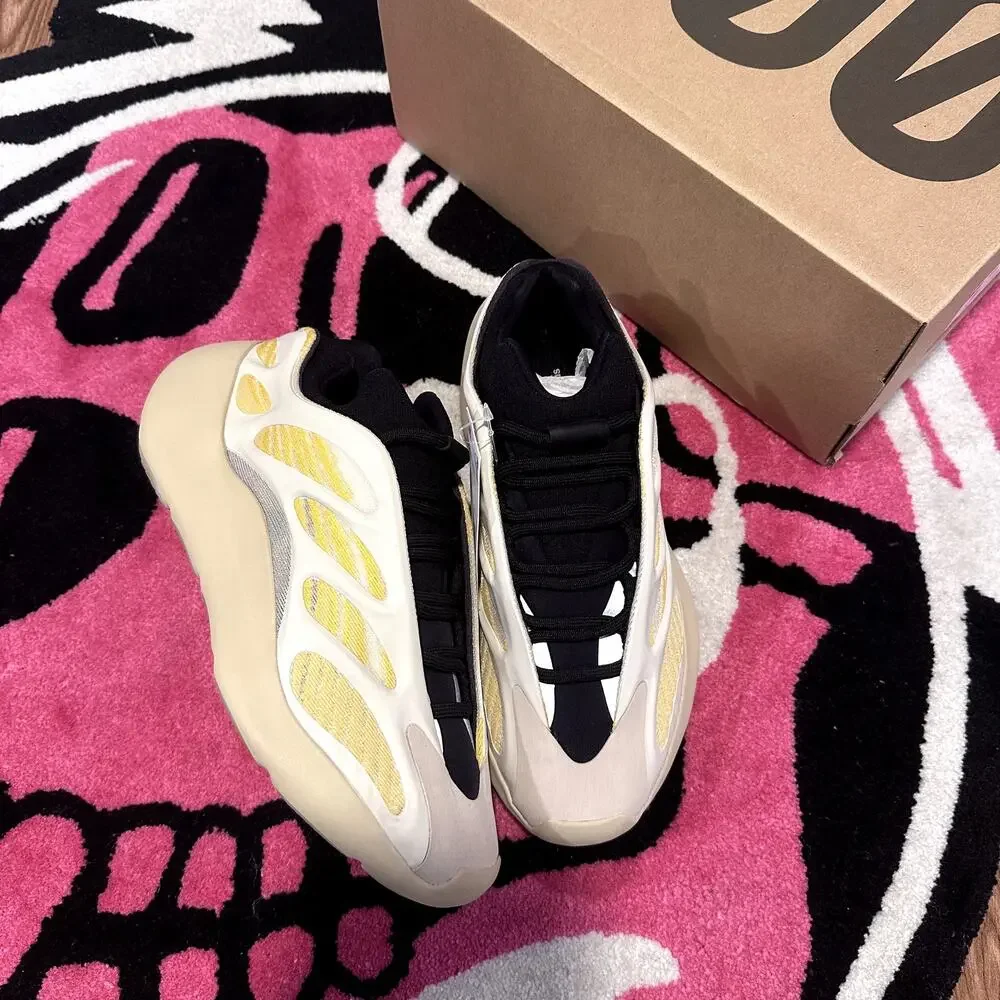 adidas Yeezy 700 V3 