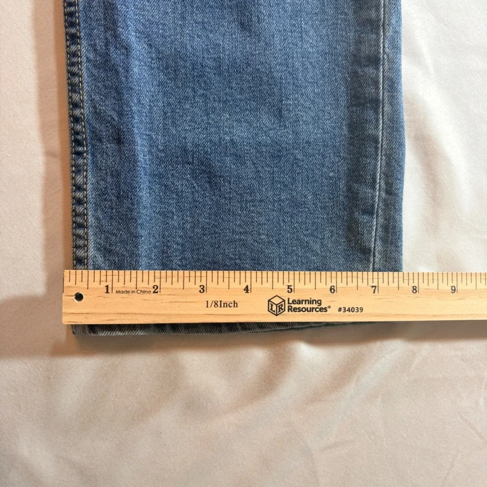 Levis blue features