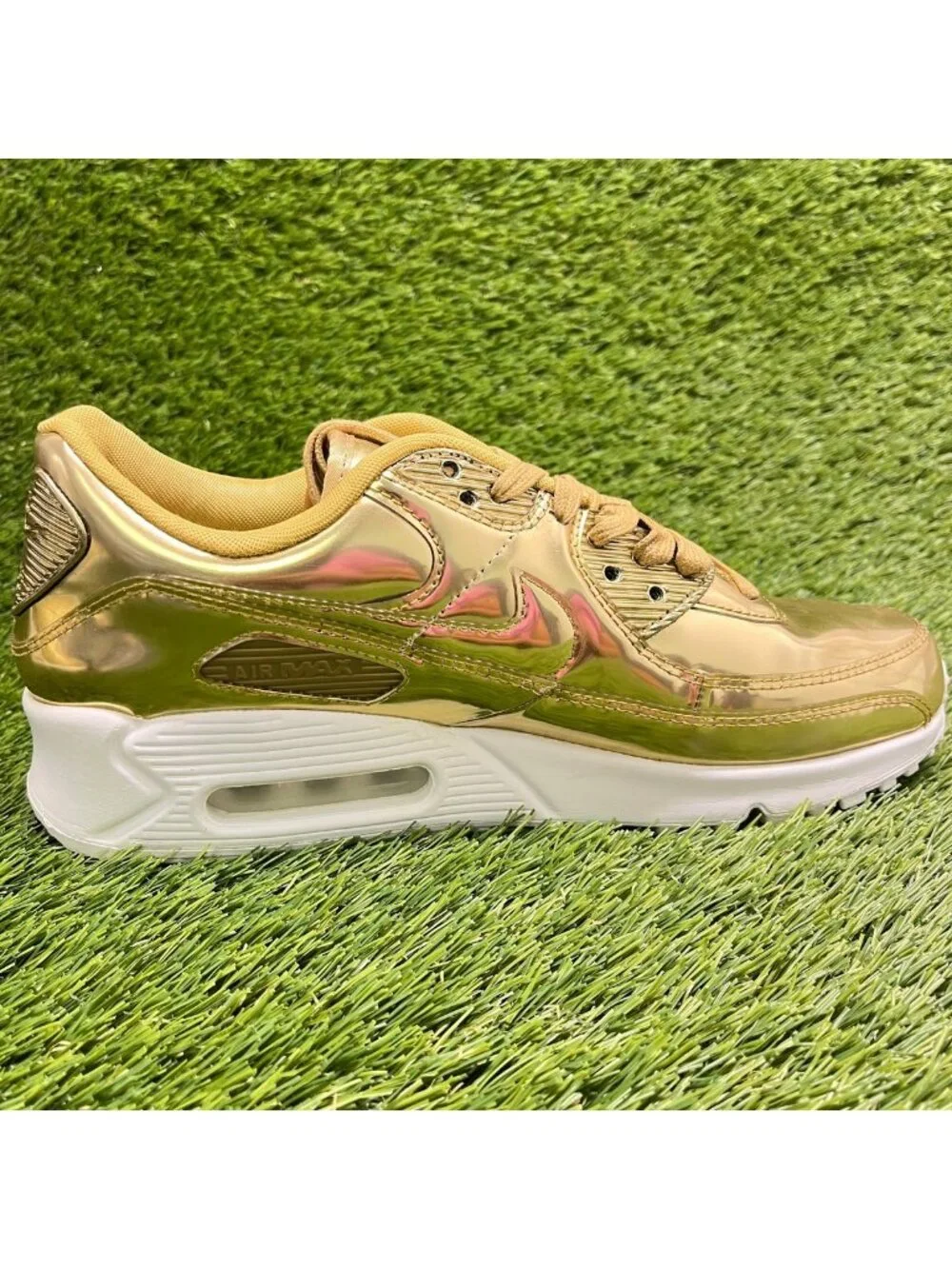 Nike thanks creasing overall