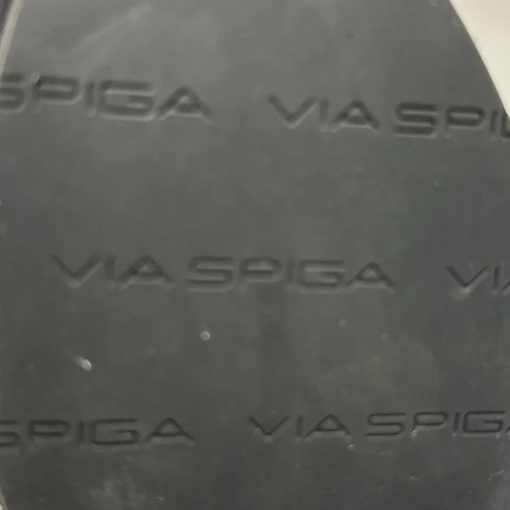 Via Spiga lay sophisticated ankle
