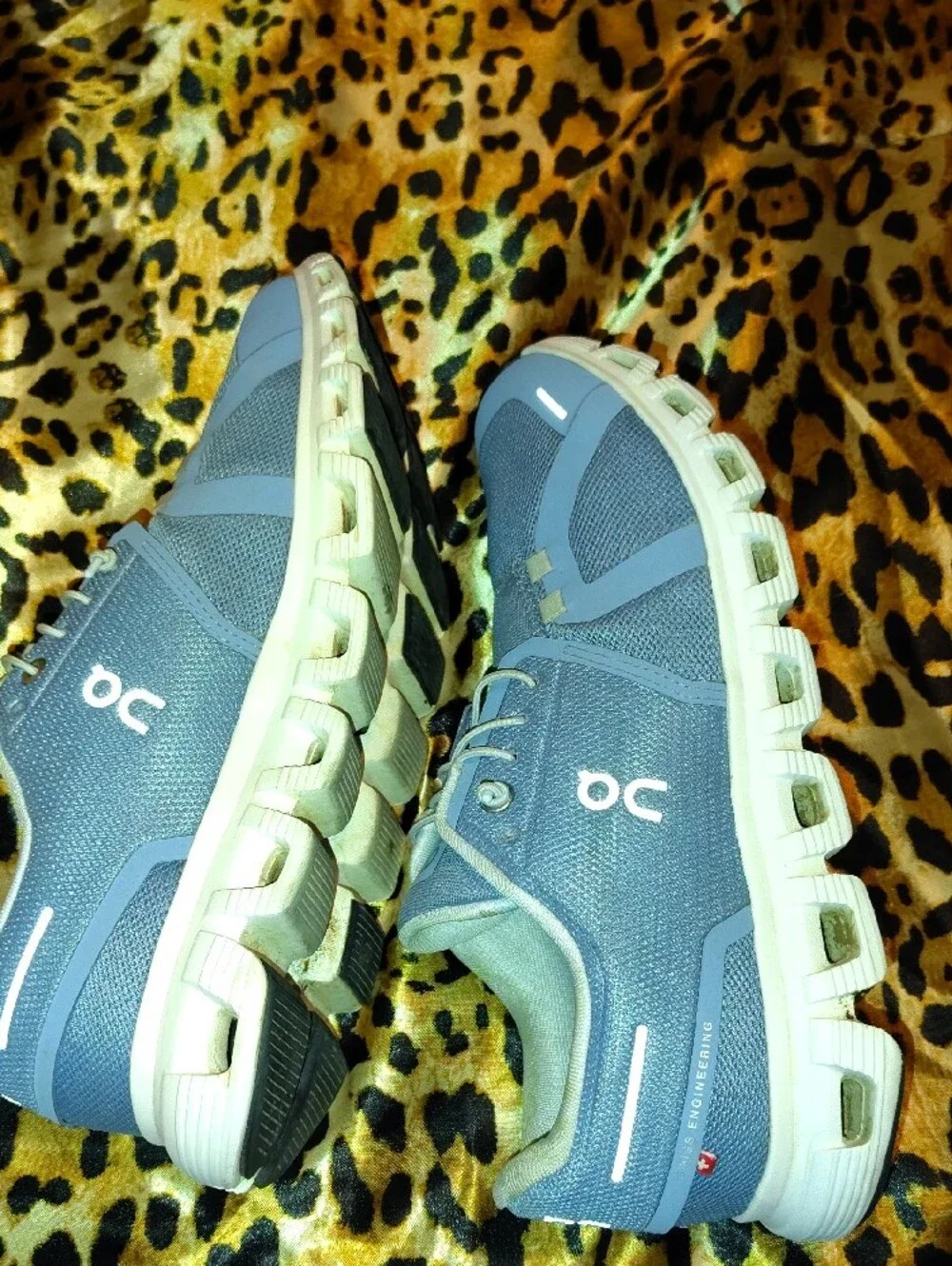 On Running light blue