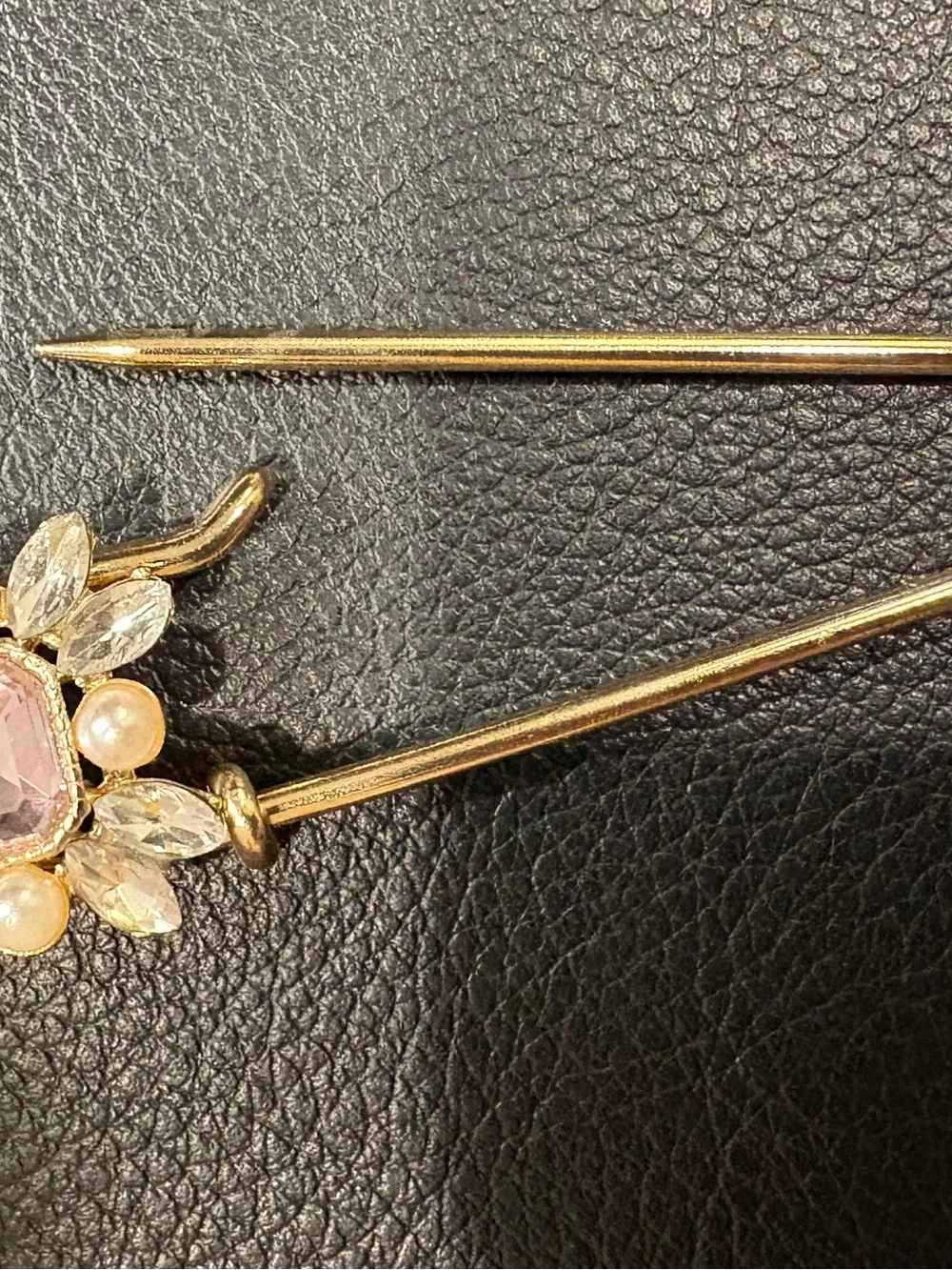 N/A elegant gold
