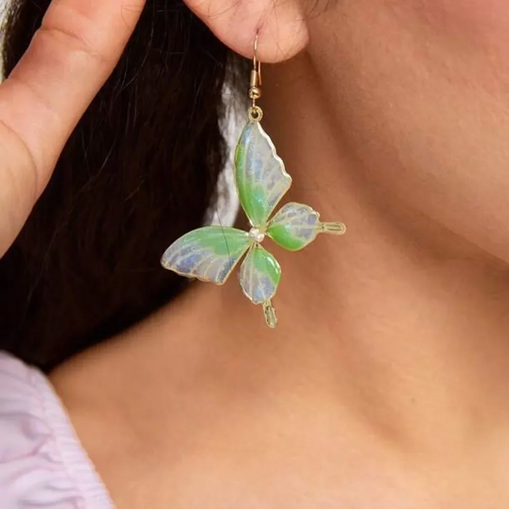 Butterfly drop earrings N829