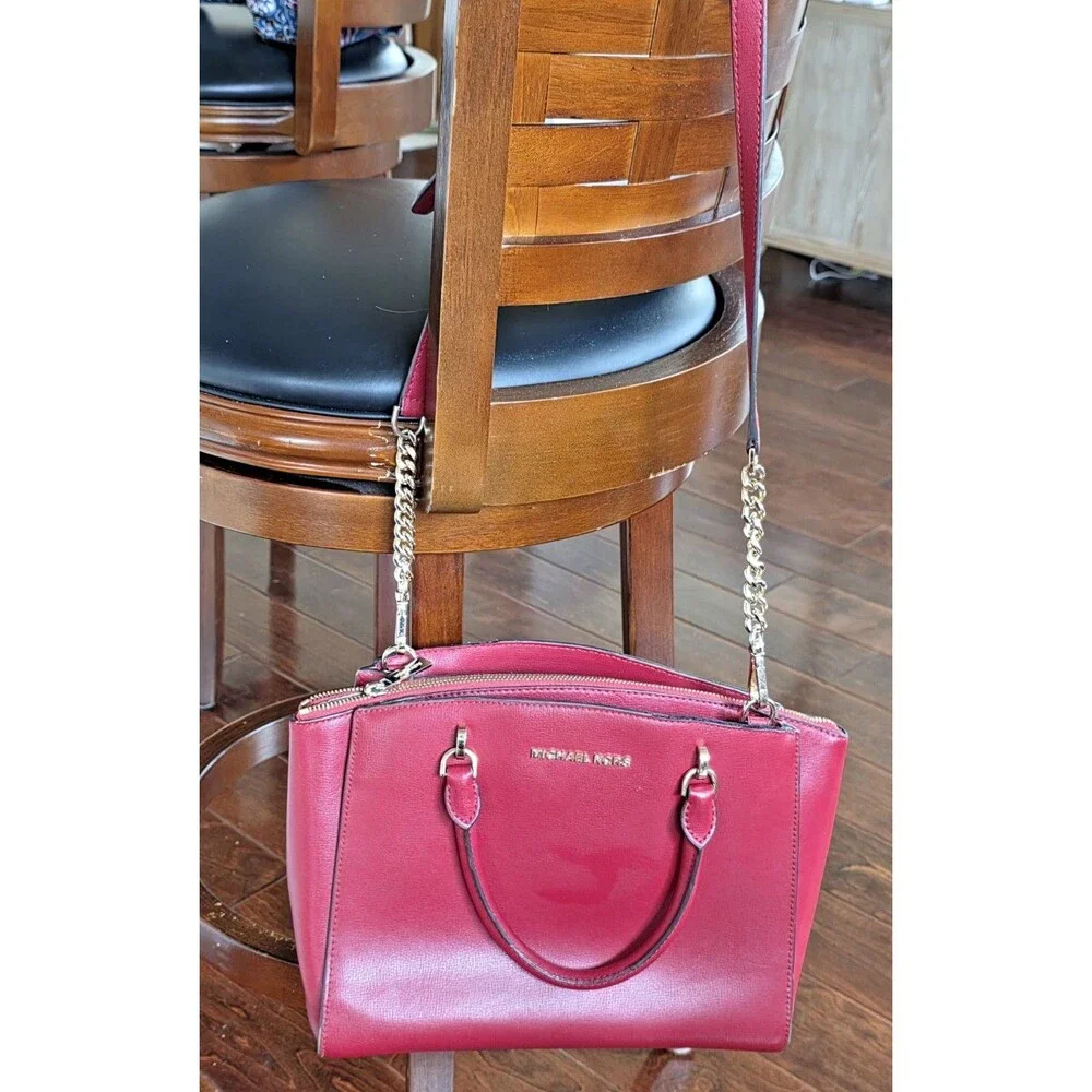 Michael Kors everyday accessory features