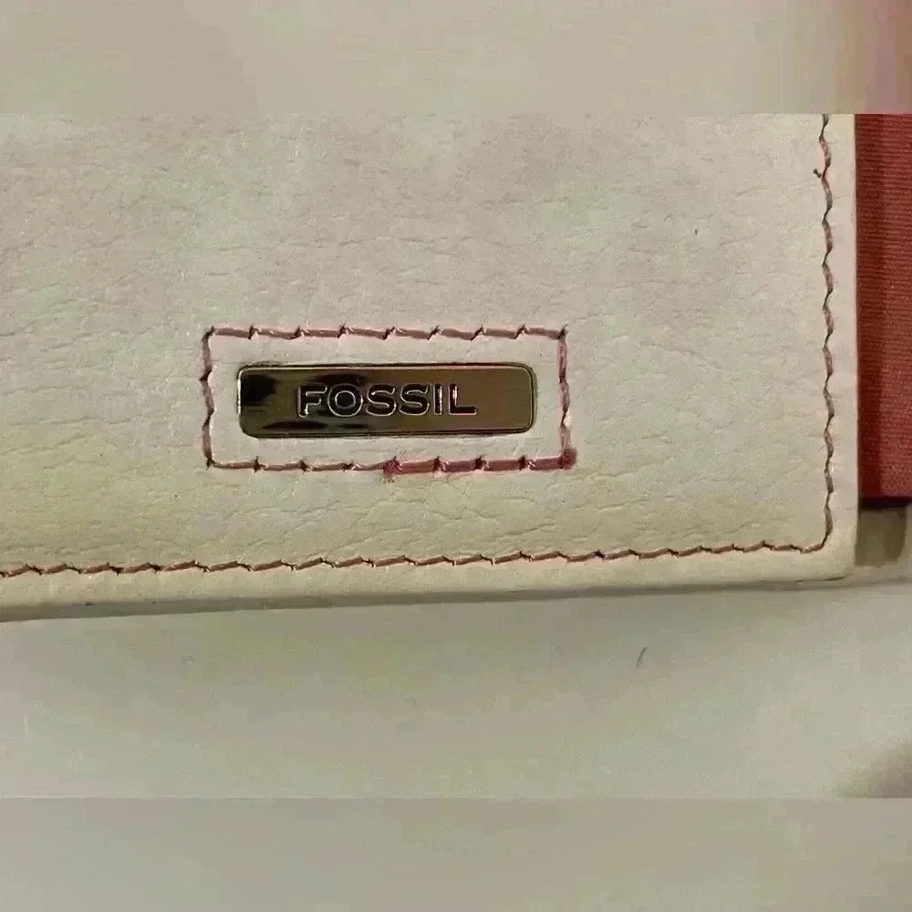 Fossil women’s logan