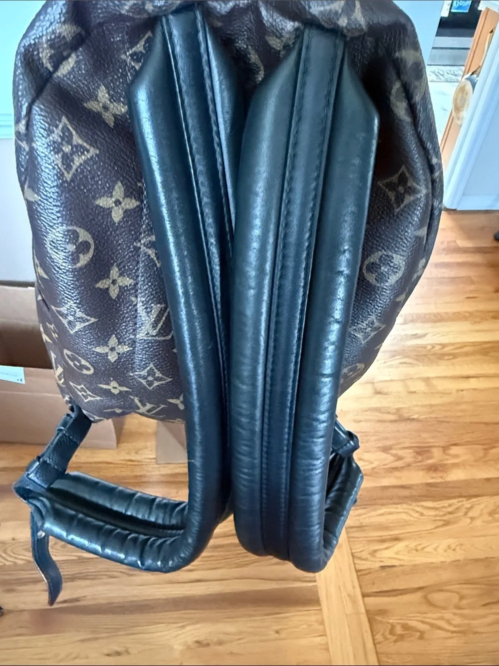 Louis Vuitton zip handle