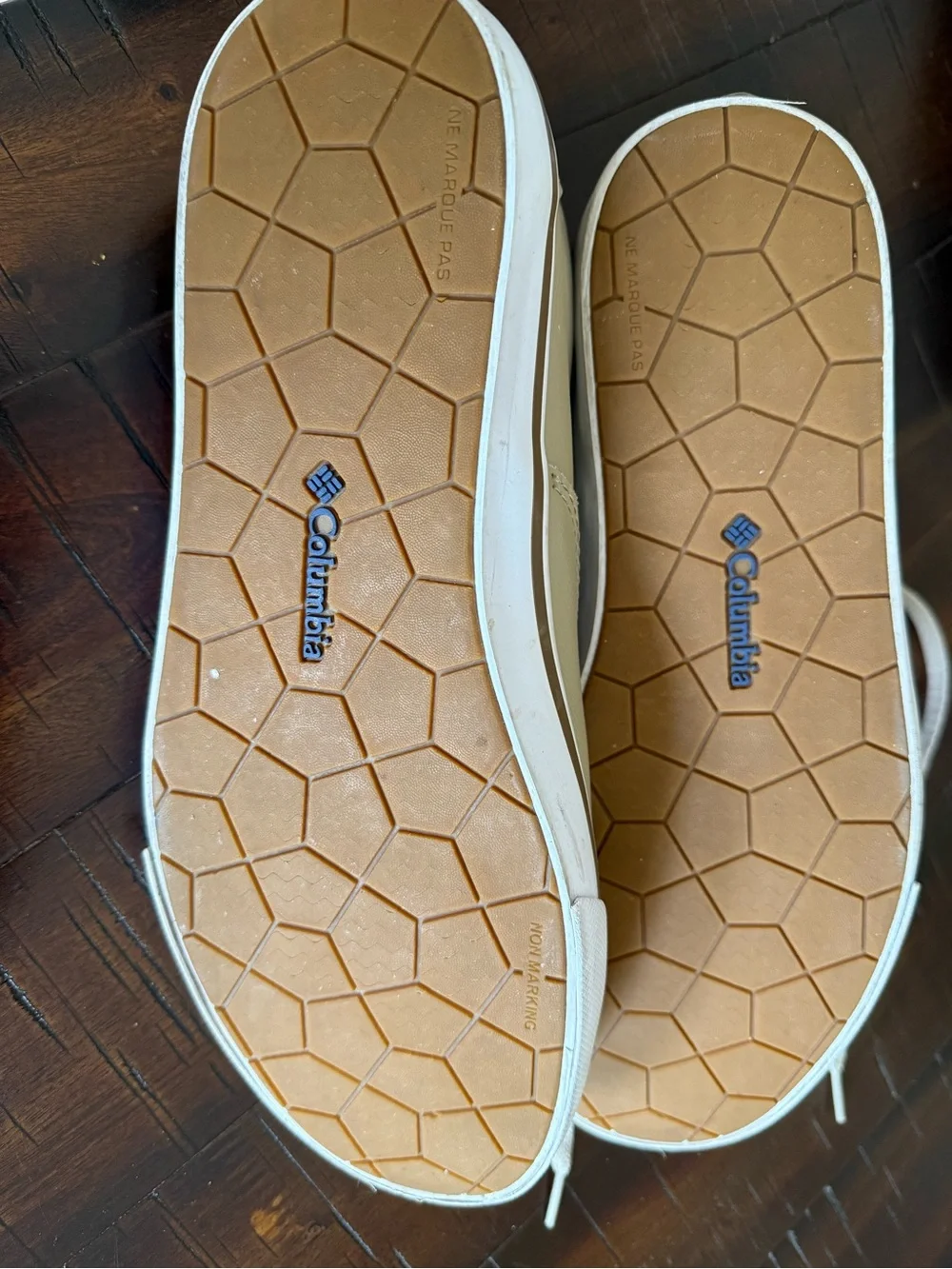 Columbia beige casual rubber
