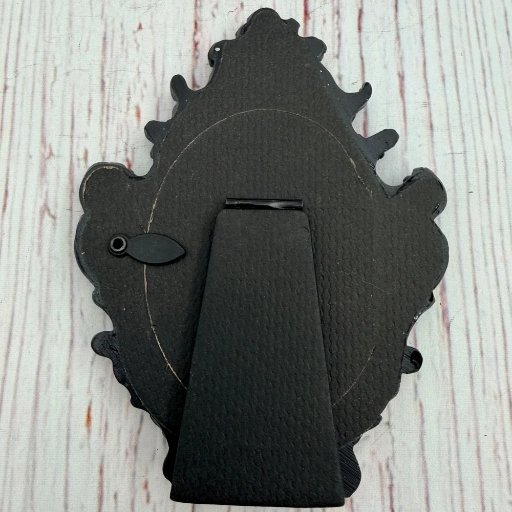 N/A ornate black