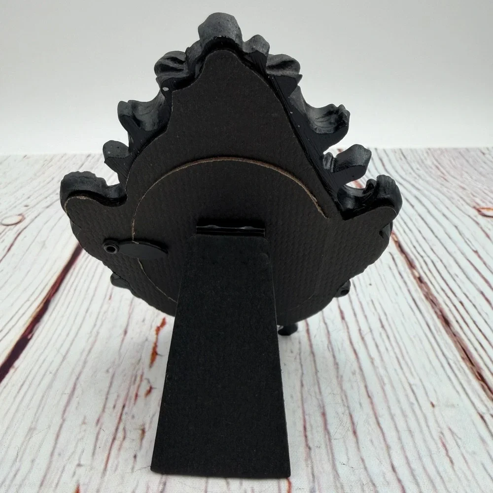 N/A ornate black