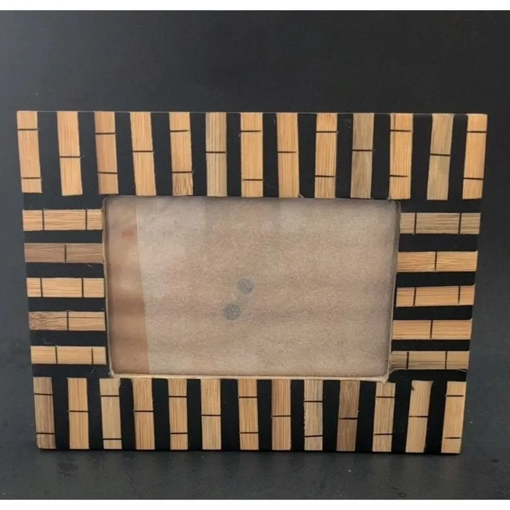 N/A tones materials decor