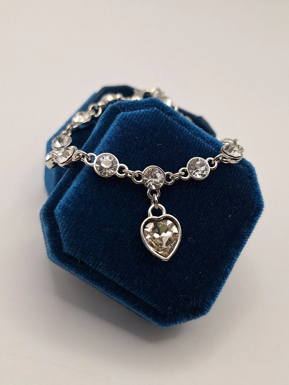 NEW Made With Swarovski Crystal Heart Charm Bracelet Silver Tone
