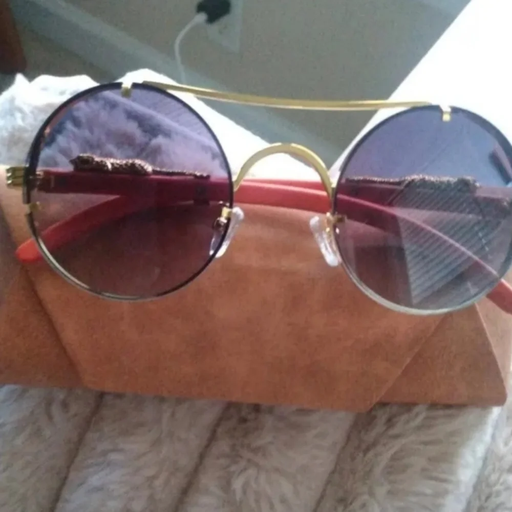 boutique stylish gold