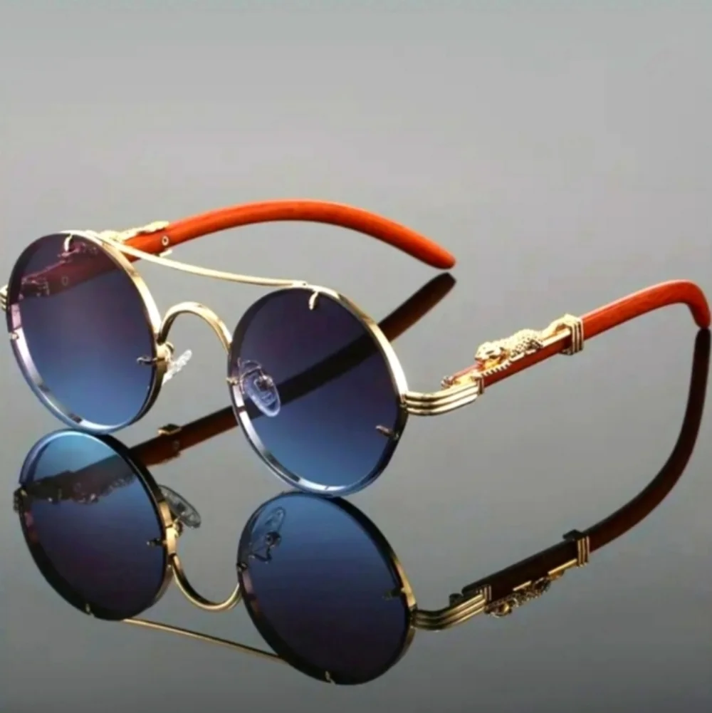 boutique stylish gold