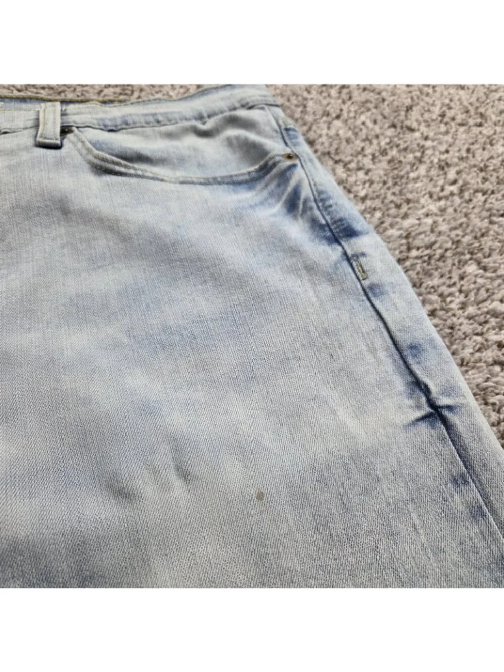 Levis has couple