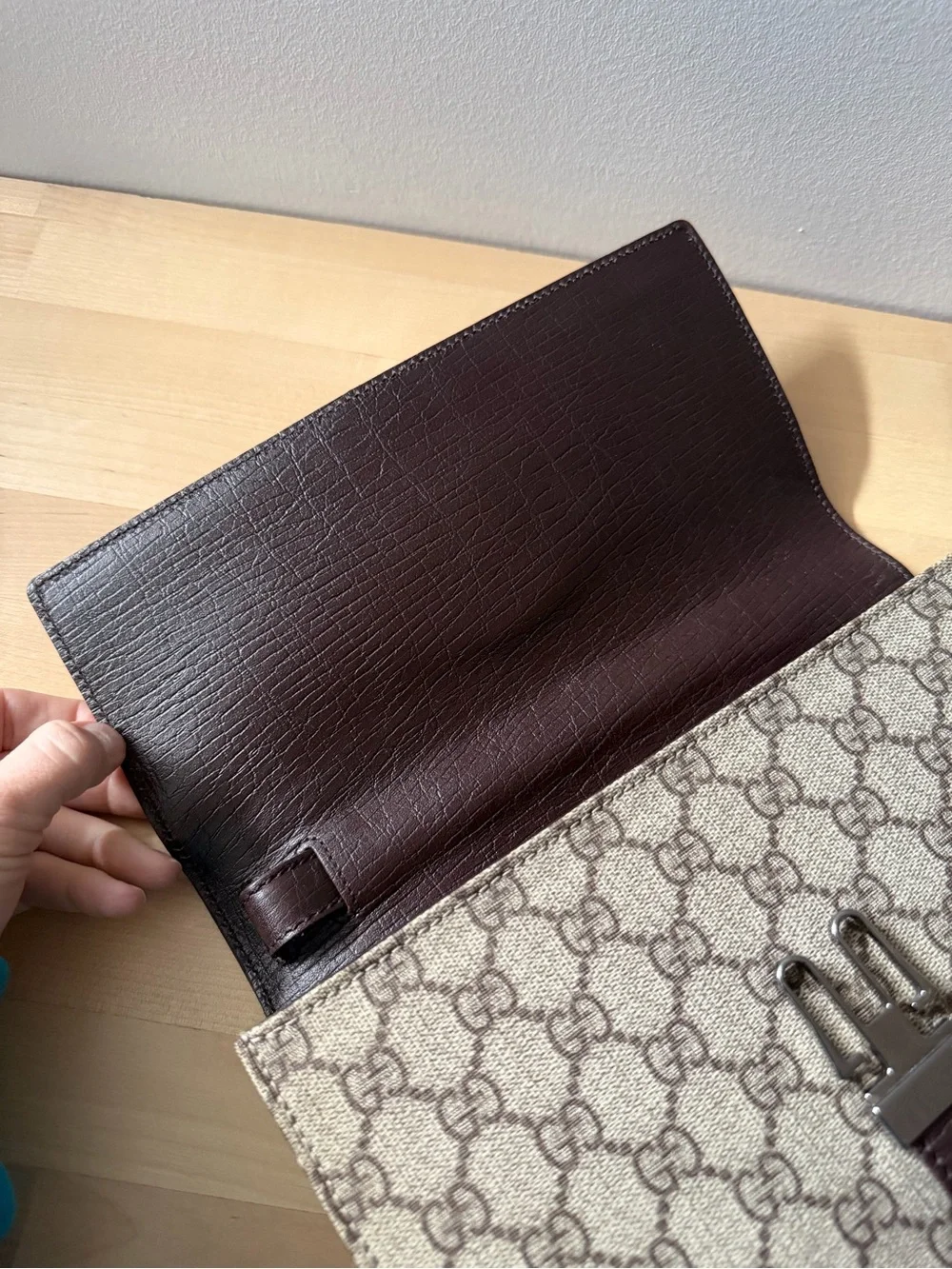 Gucci clutch brown