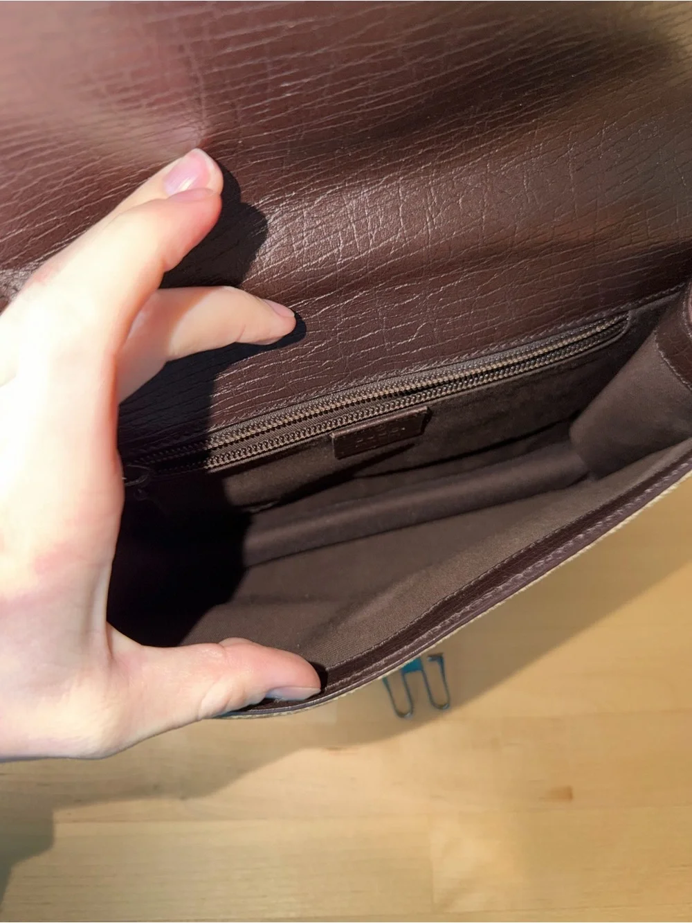 Gucci clutch brown