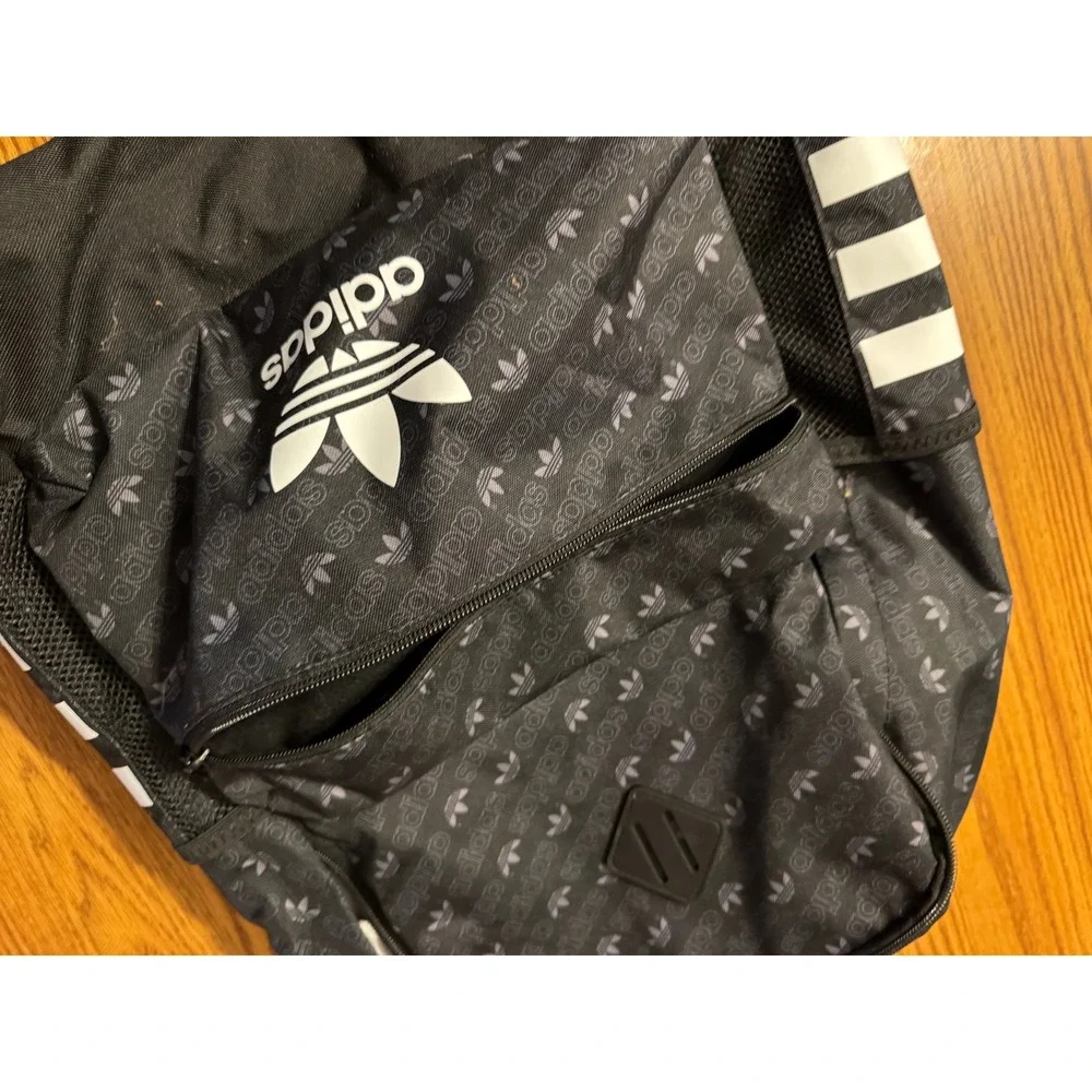 adidas originals trefoil