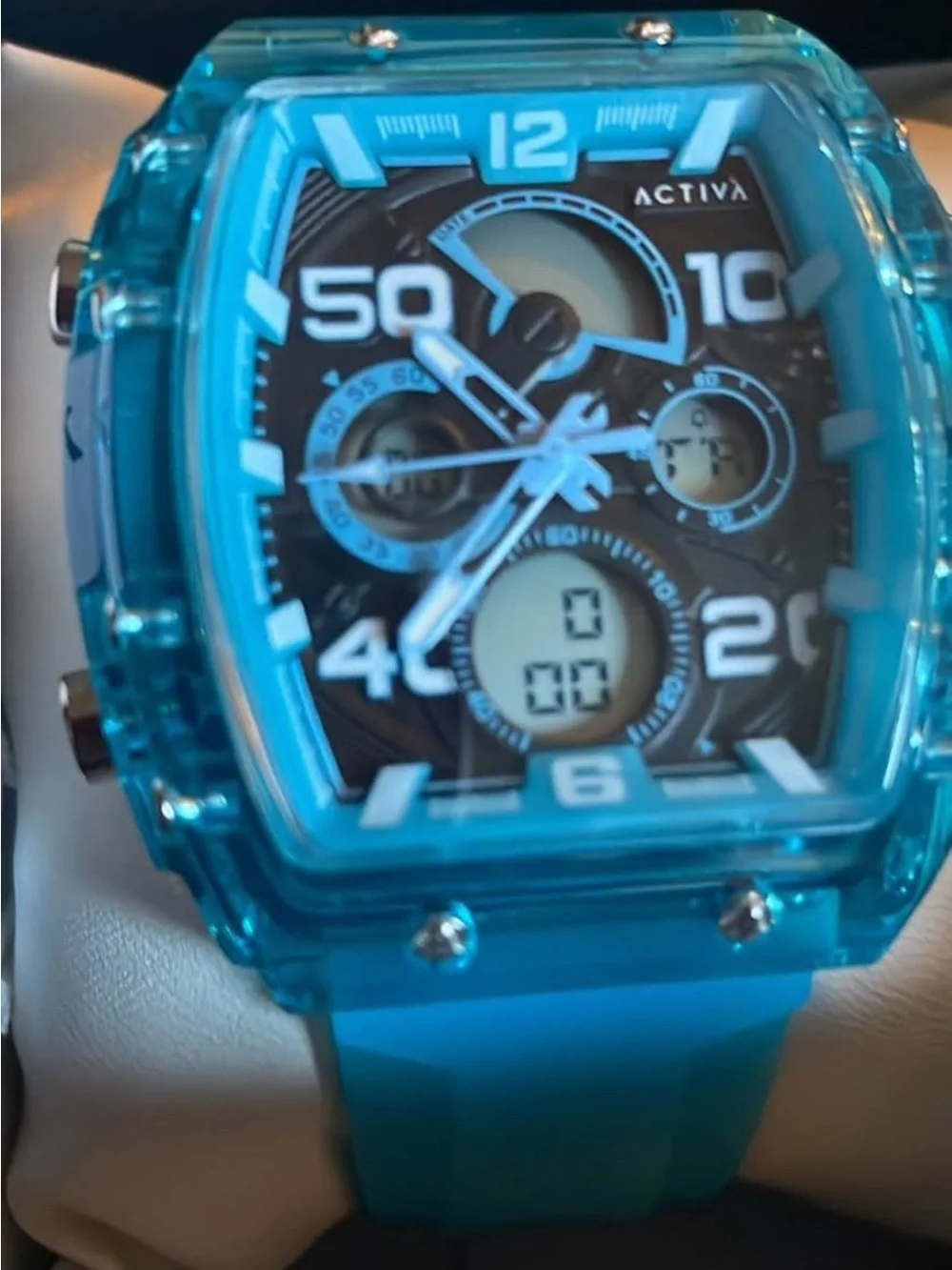 Ativa vibrant turquoise