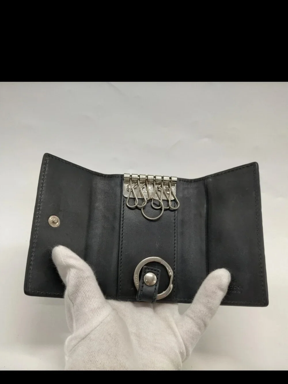 Gucci you button standard