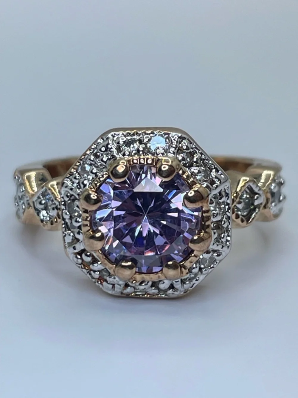 Swarovski stunning unique ring