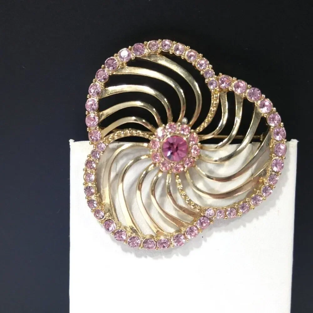 Liz Claiborne this beautiful