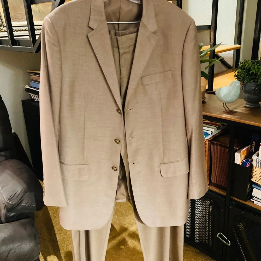 Perry Ellis 3-Button 2-Piece Suit