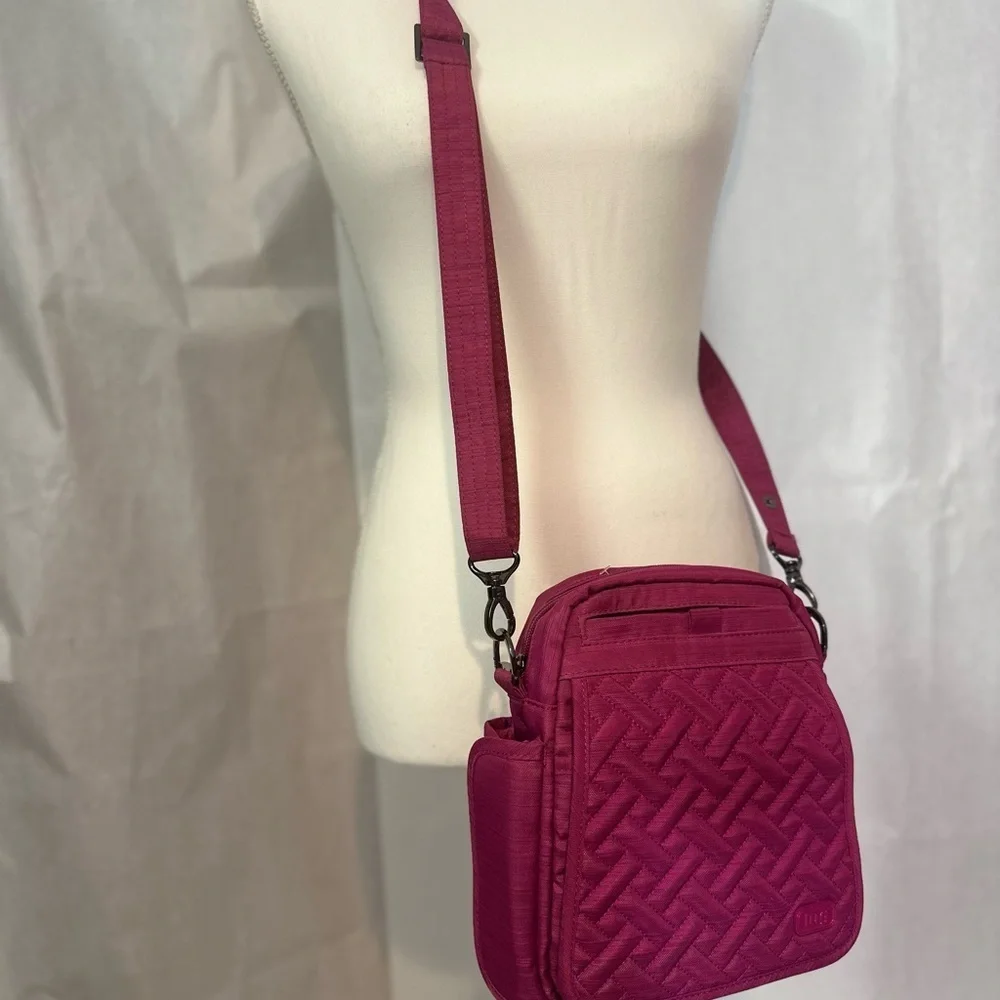 lug bag compact design