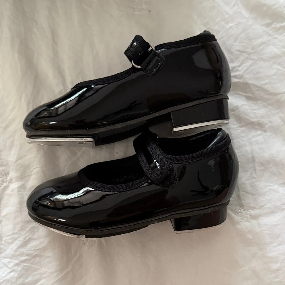 Revolution elegant black