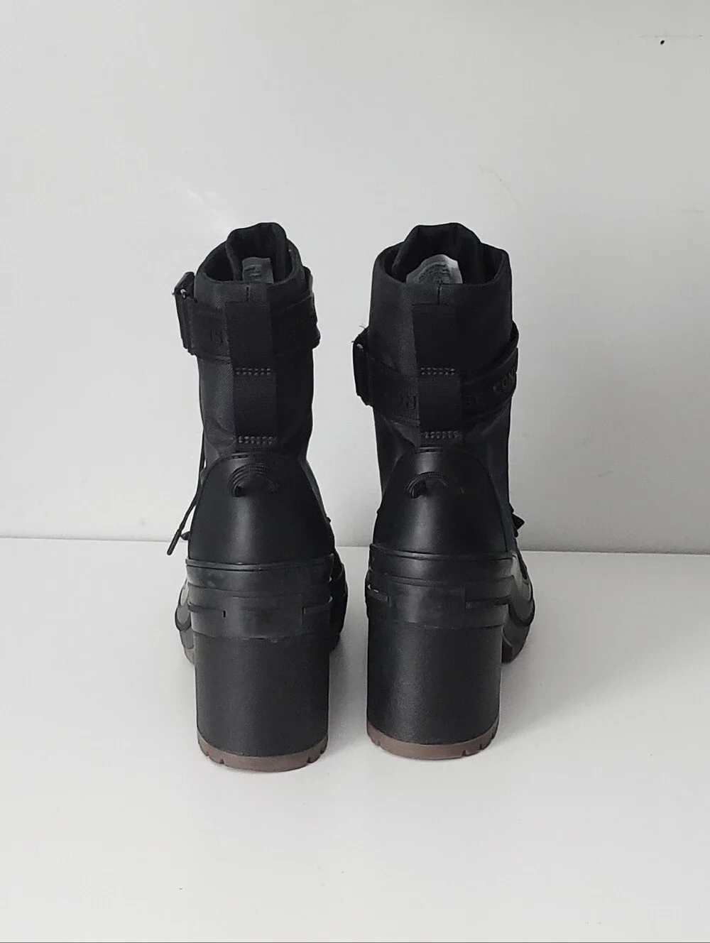 Converse chuck boots save