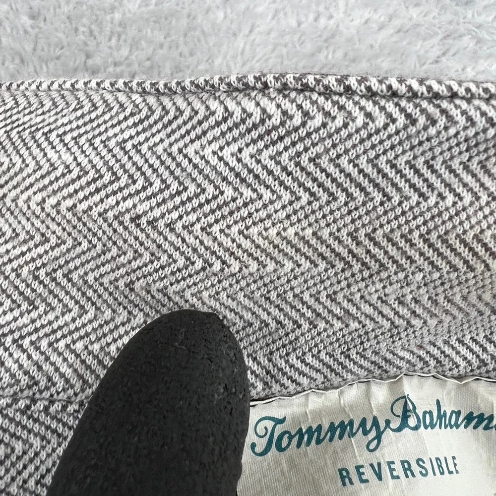 Tommy Bahama light stitching