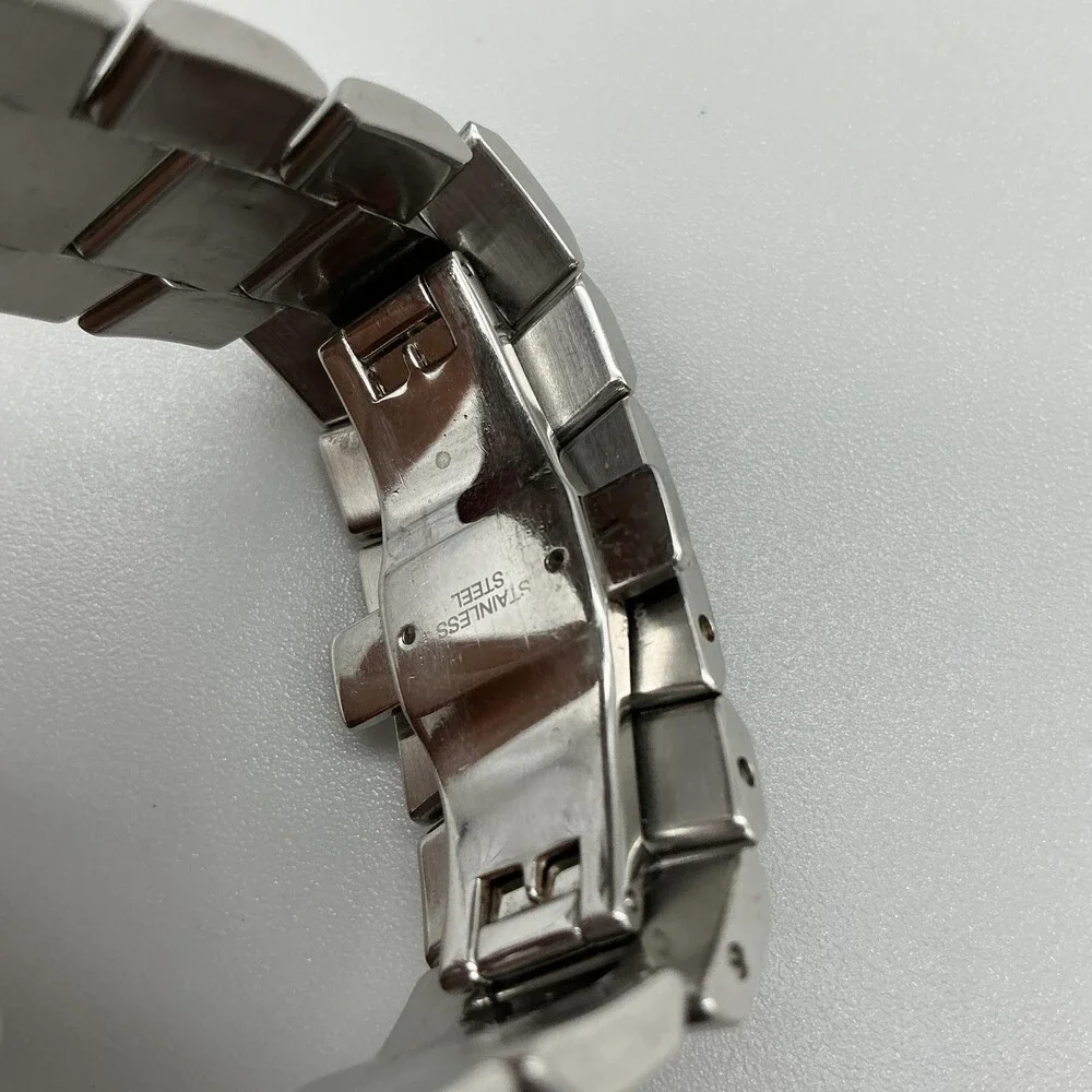 Movado see photos