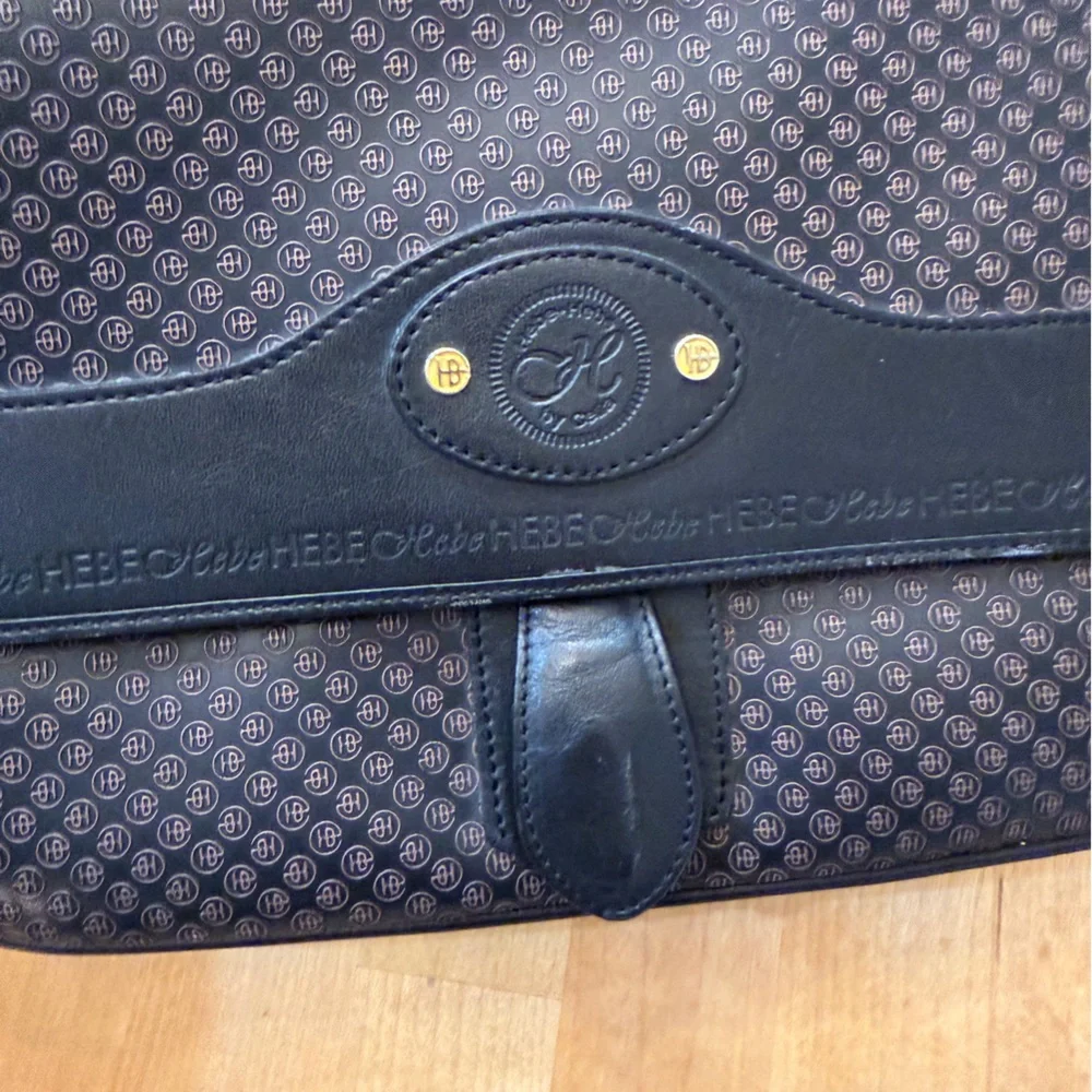 Hebe vintage signature