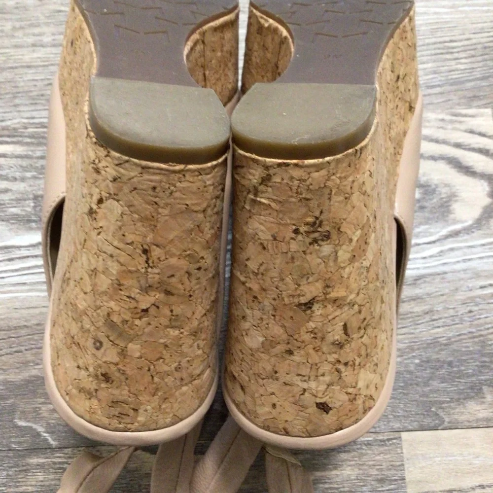 Marc Fisher leather tan