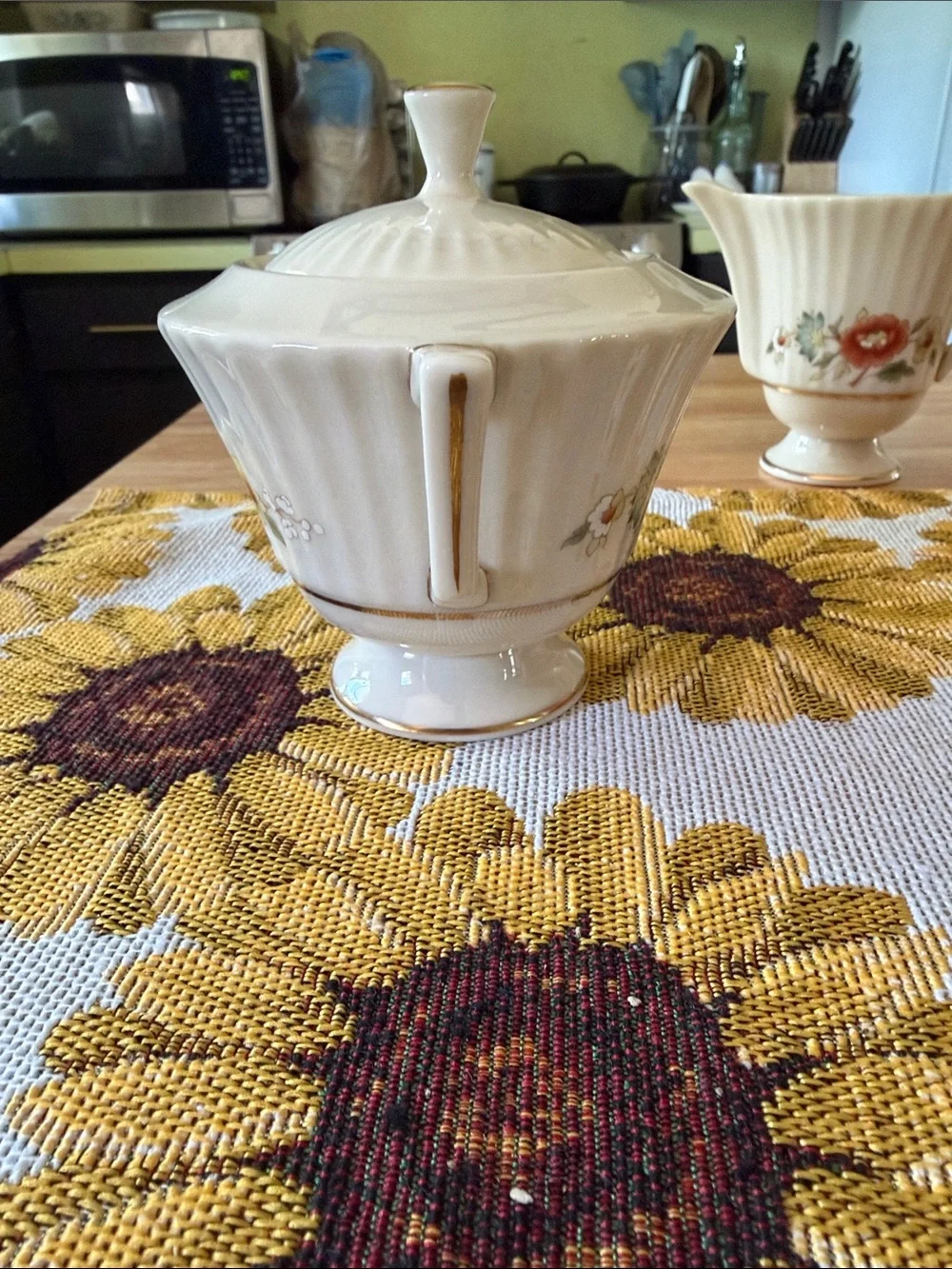 Lenox vintage temple