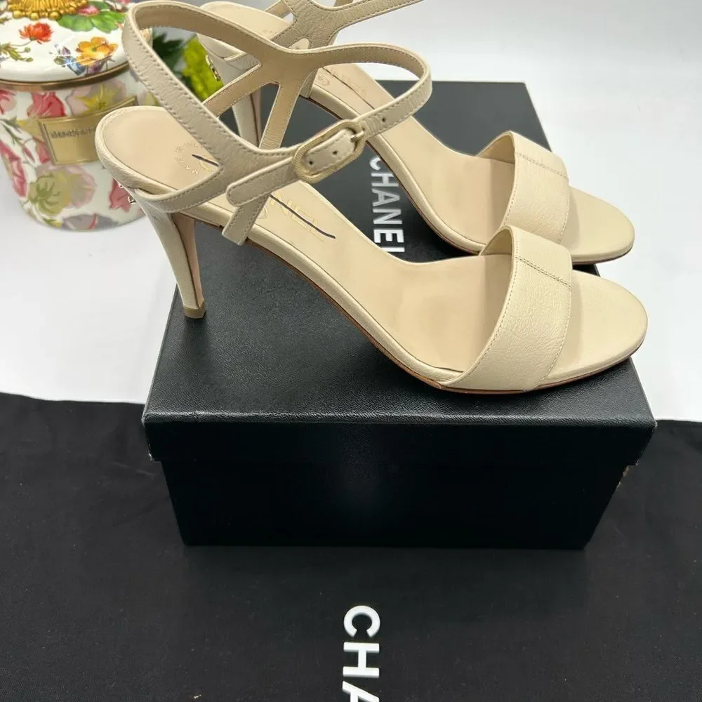 CHANEL absolutely new