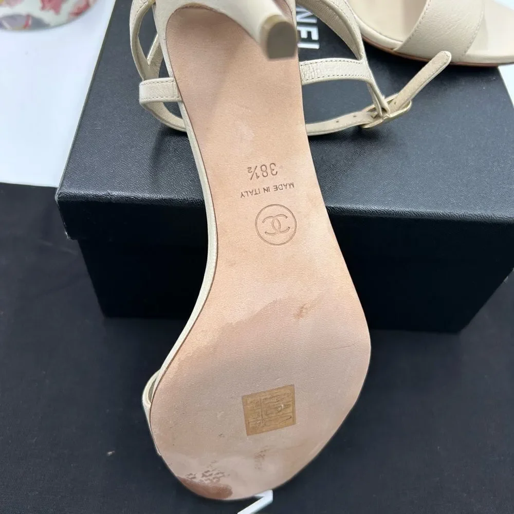 CHANEL absolutely new