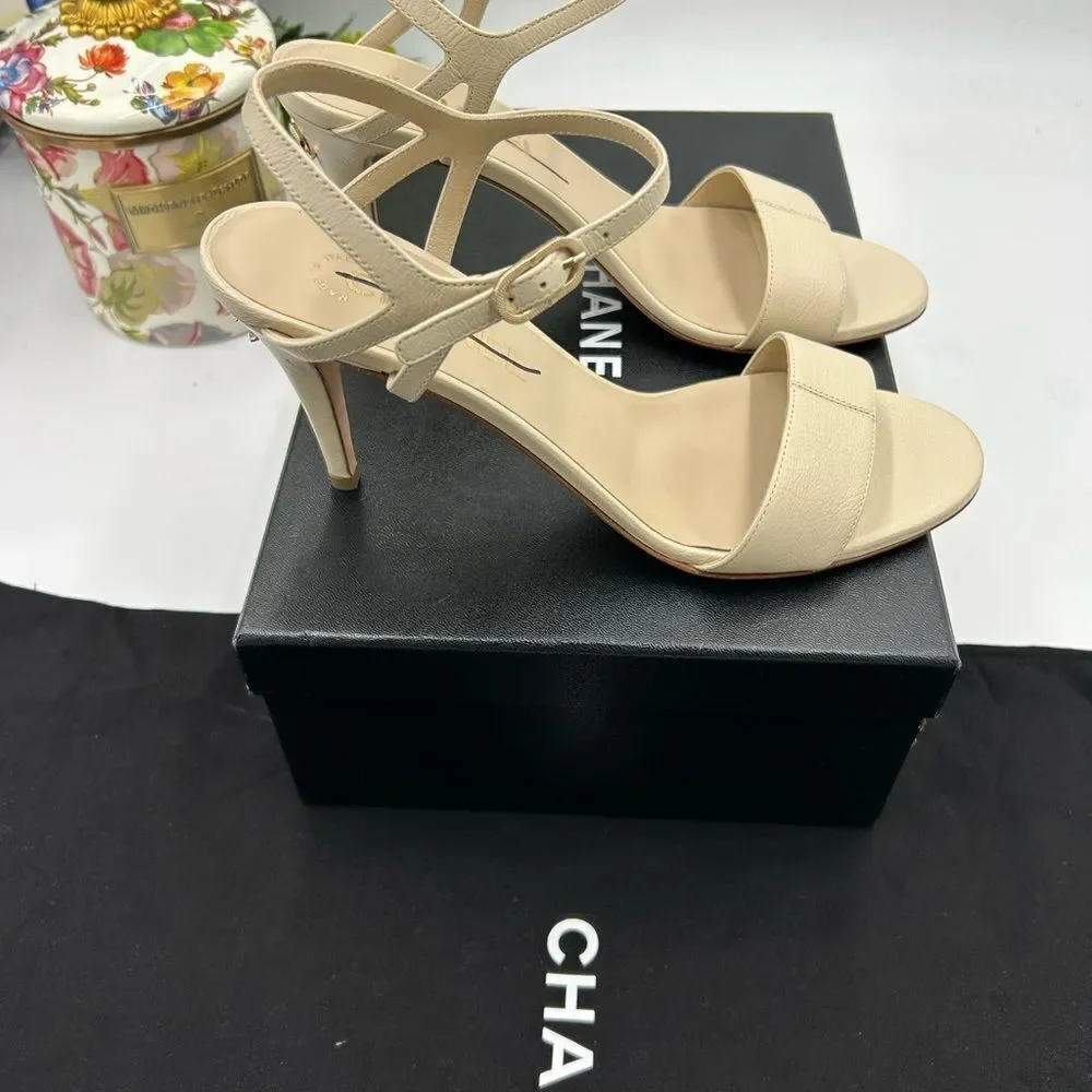 CHANEL absolutely new