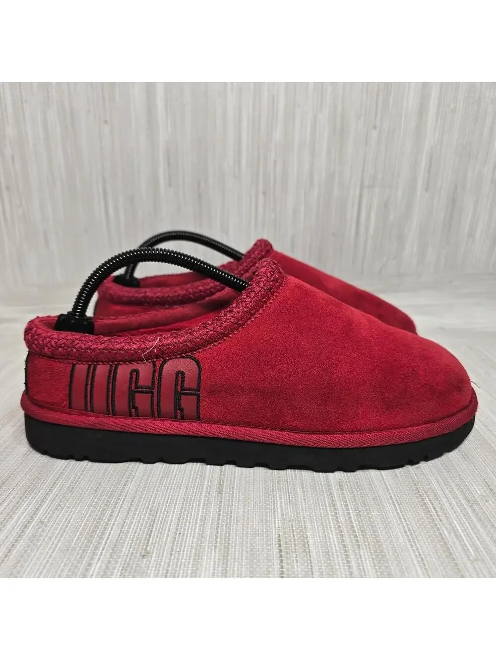 UGG men’s red