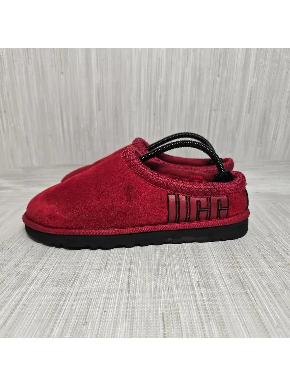UGG men’s red